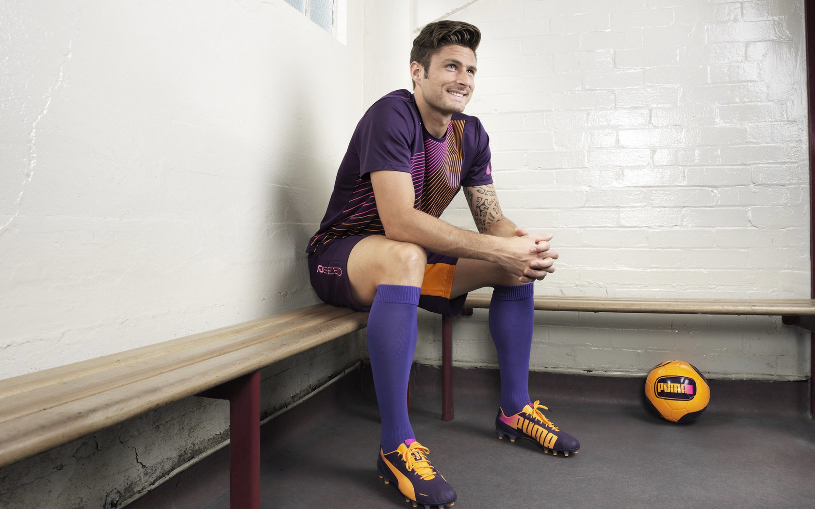 英超冲刺阶段：压力下的精彩表现，英超爆满